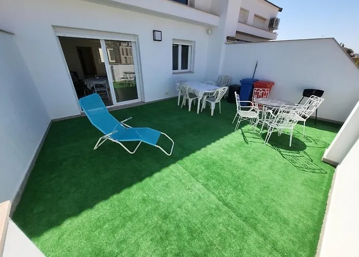 Luminoso Atico Duplex Con Terraza De Cesped