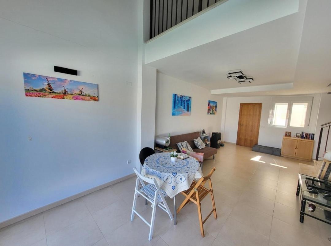 Luminoso Atico Duplex Con Terraza De Cesped Privatunterkunft
