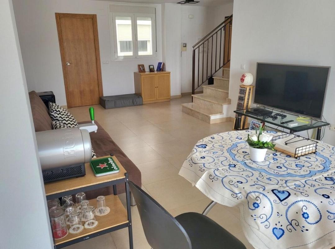 Homestay Luminoso Atico Duplex Con Terraza De Cesped Montroy