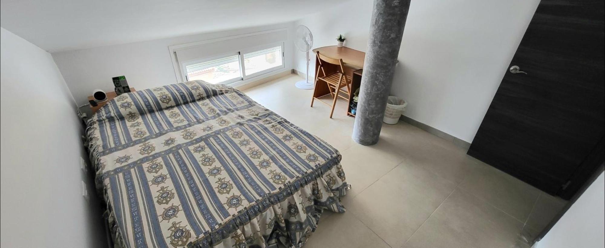 Homestay Luminoso Atico Duplex Con Terraza De Cesped *